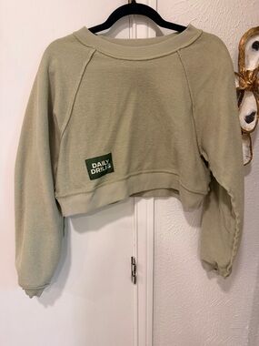Daily Drills Reversible Cropped Sweatshirt and sweatpants in Sage Green